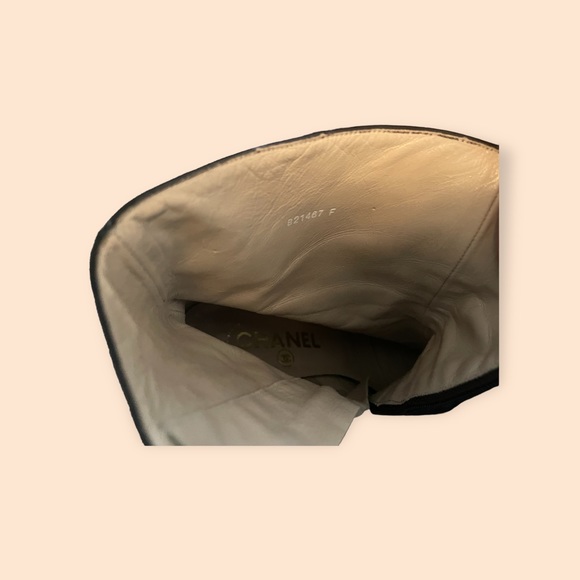 CHANEL Vintage ankle boots. Mahogany. CC toe. - Picture 5 of 6